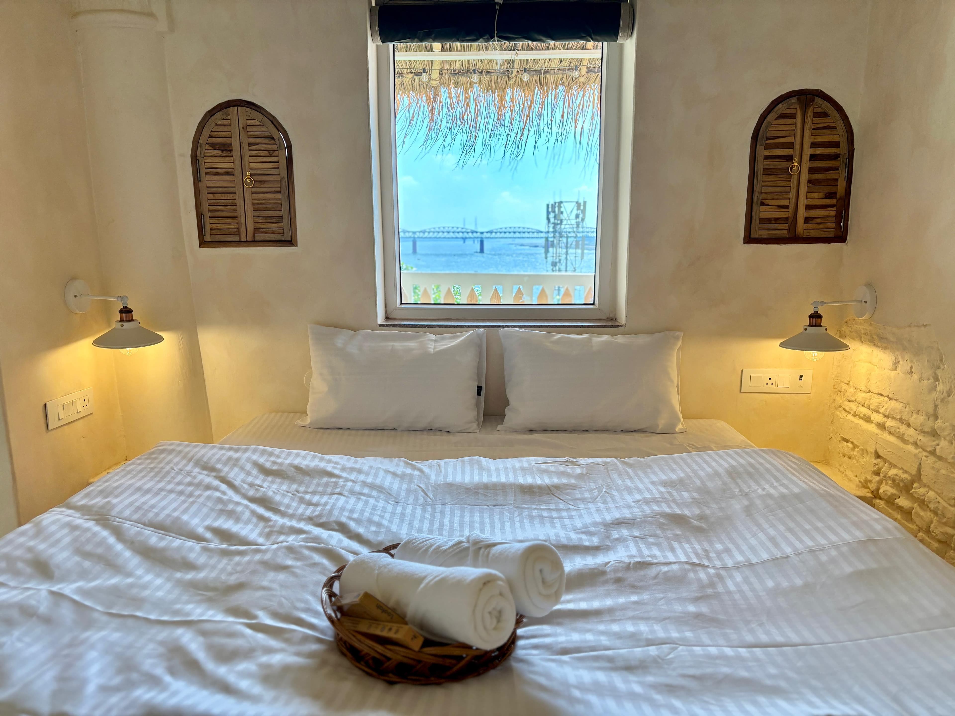 Riverfront Cottage Room Amenities