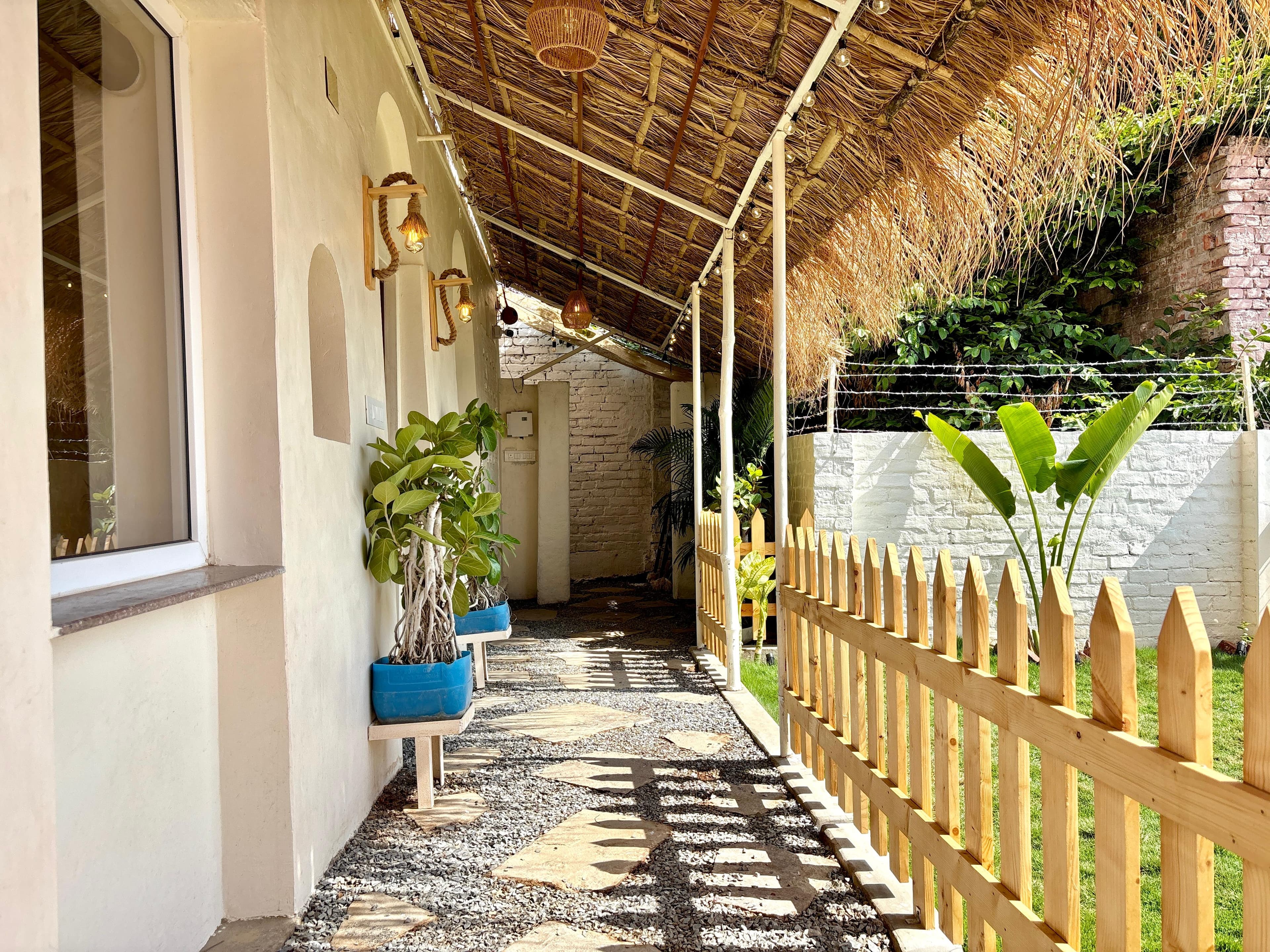 Riverfront Cottage Lobby