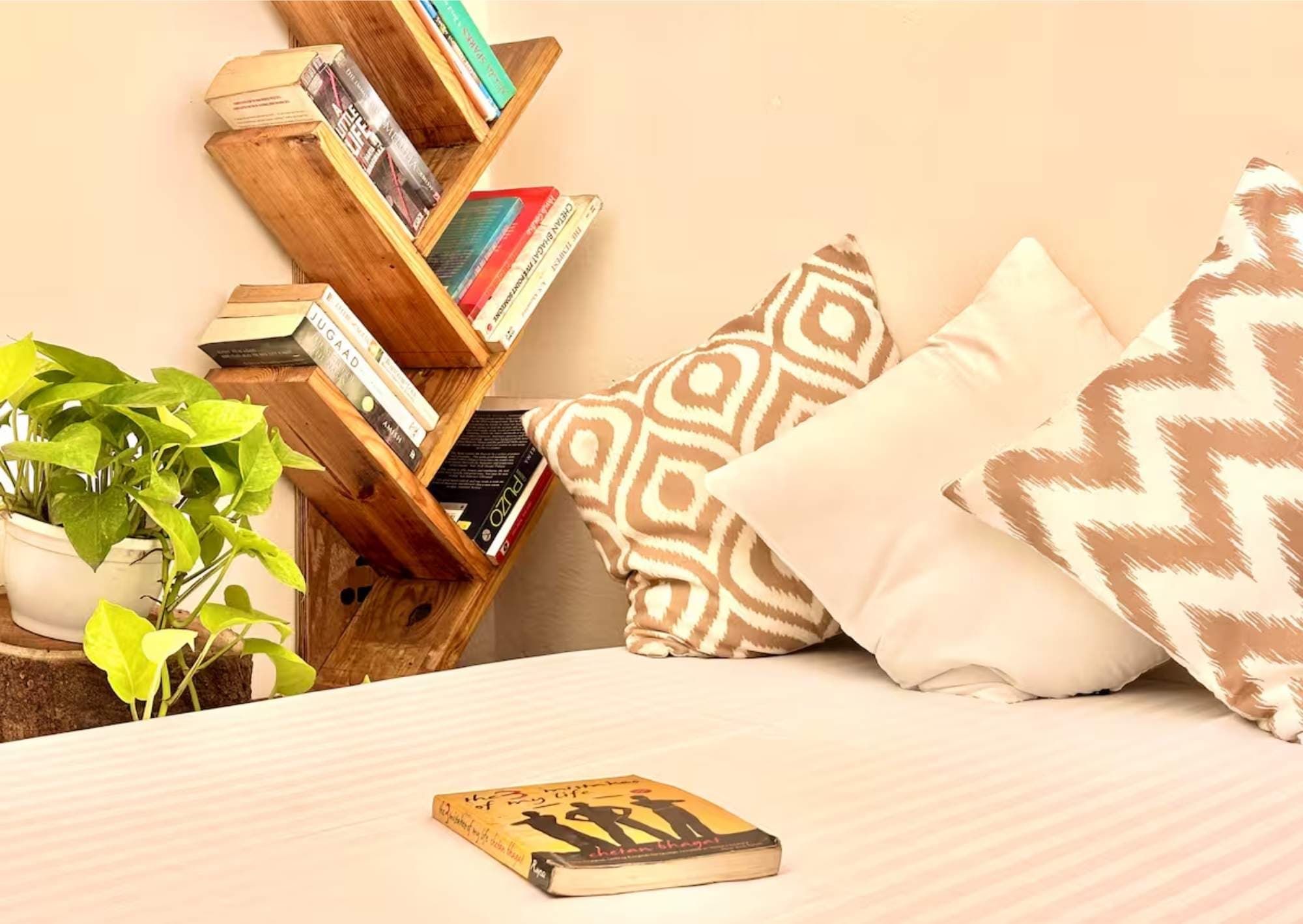Urban Escape Extra Bed with Book Shelf