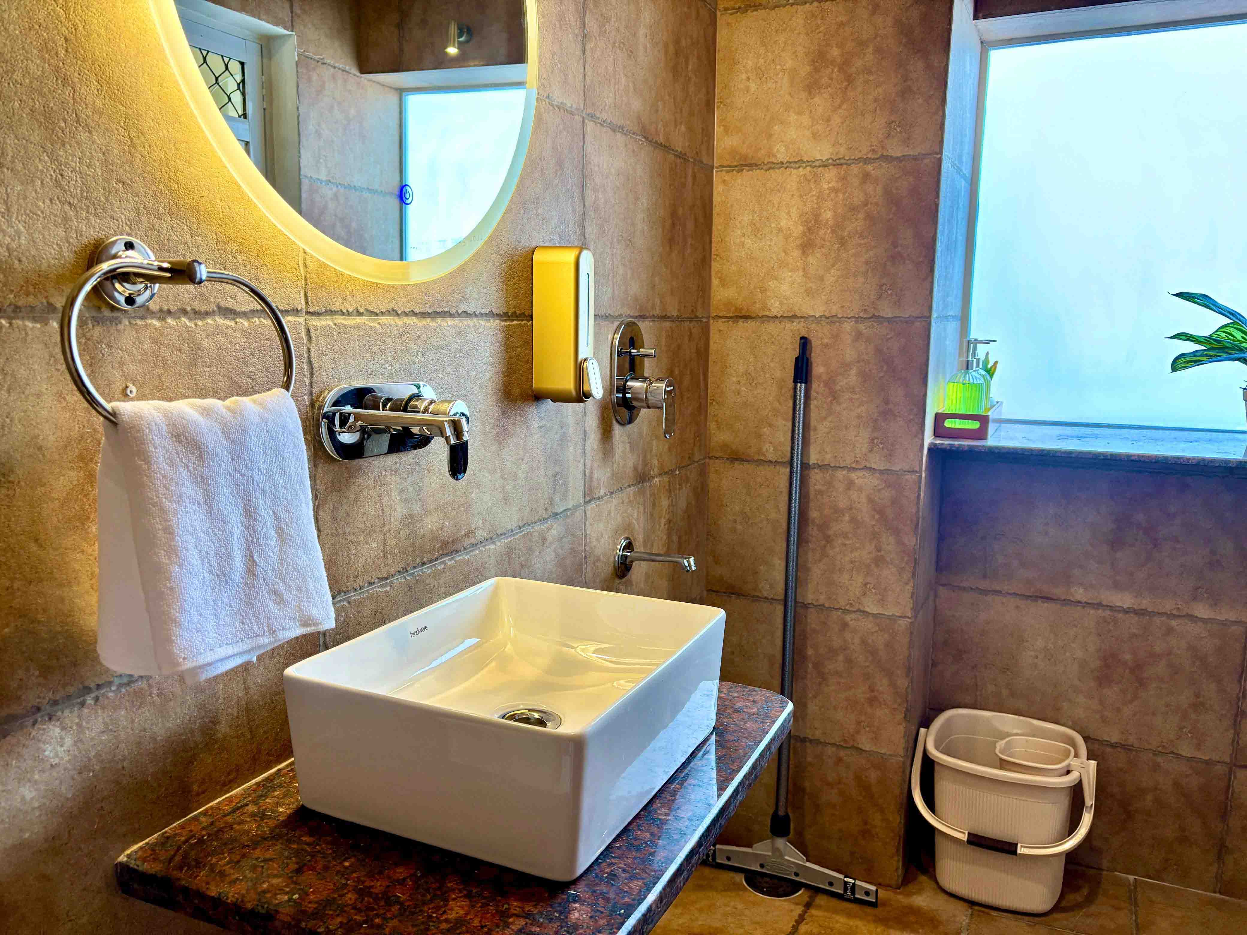 Ganga Veranda Room Bathroom